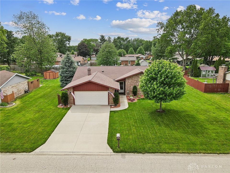 1st image of 485 Wisteria Dr
