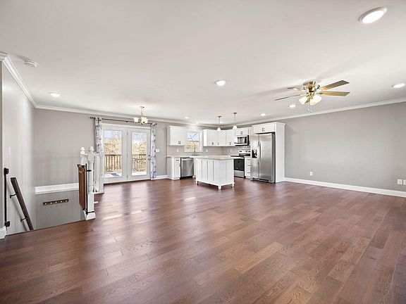 4th image of 81 Grand Crossing Dr
