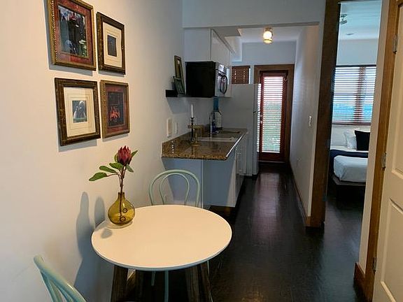 3rd image of 226 Jefferson Ave #3
