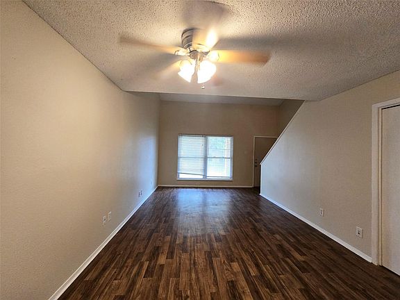 2nd image of 2223 Viewtop Ln APT A