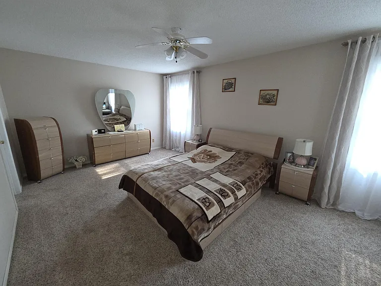 2612 Zarthan Ave S — Photo 8