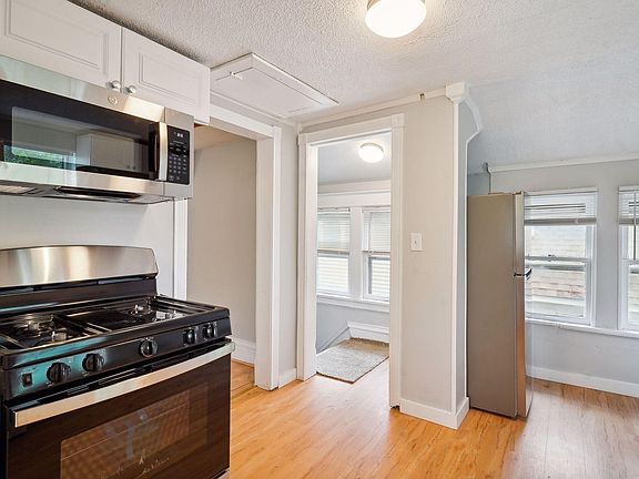 4th image of 132 Wyoming St E #2