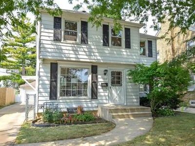 2935 N 72nd St, Milwaukee, WI, 53210