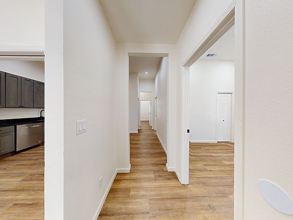 4th image of 1095 East St #1095