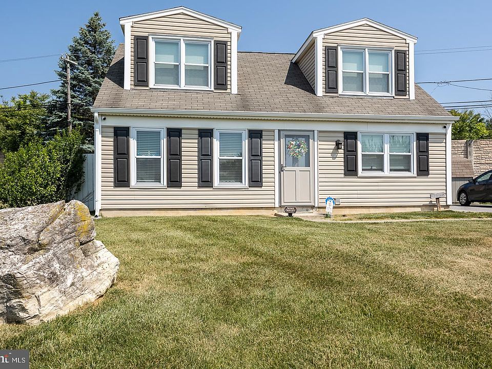 1st image of 307 Paul Cir