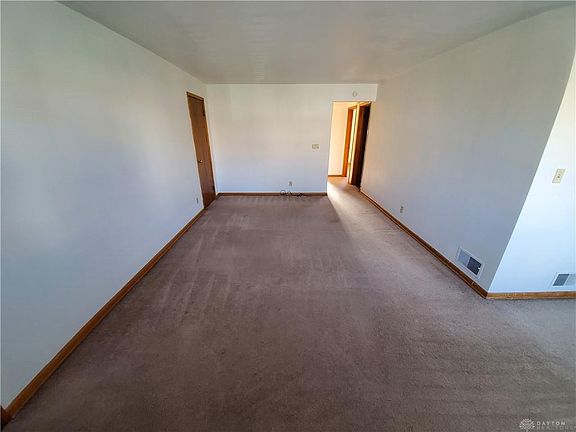 5th image of 628 Wiltshire Blvd APT 1