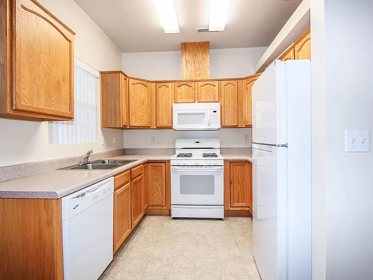 6190 N Rockland Dr — Photo 5