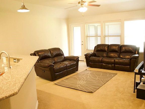 4th image of 512 Kenilworth Ave