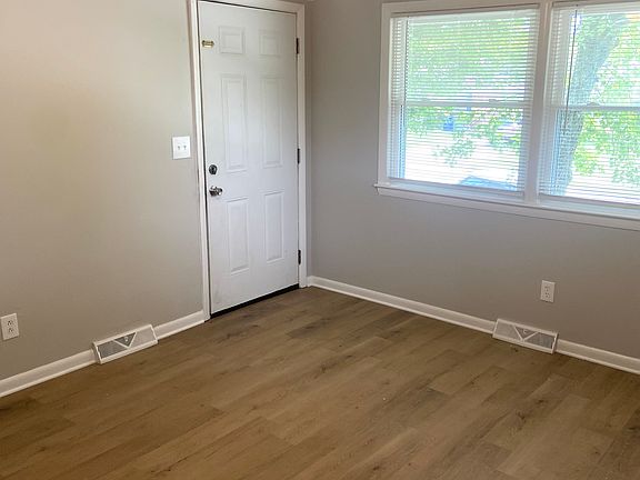 3rd image of 1695 Hill View Pl #1695