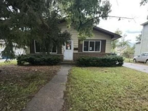 3rd image of 3437 Wallace Ave