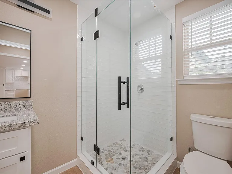 2516 Craigmont St — Photo 13