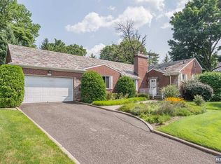 390 Maple Hill Dr, Hackensack, NJ 07601