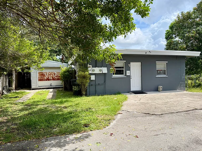 2318 Roosevelt St — Photo 2