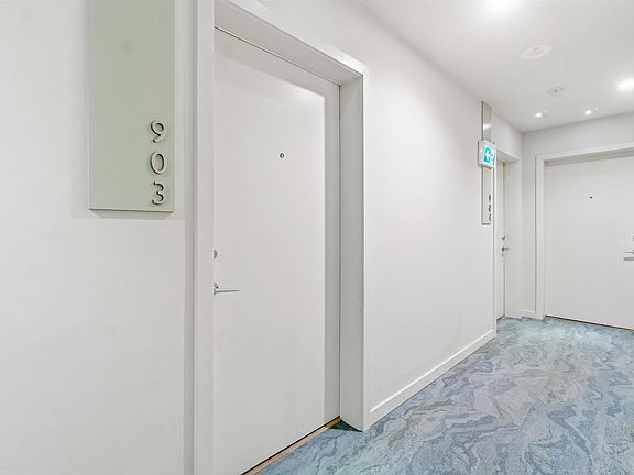4th image of 691 North Rd #903