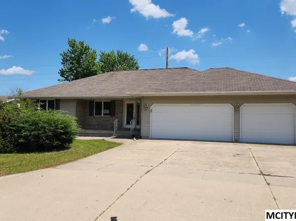 1410 N 24th St, Clear Lake, IA 50428