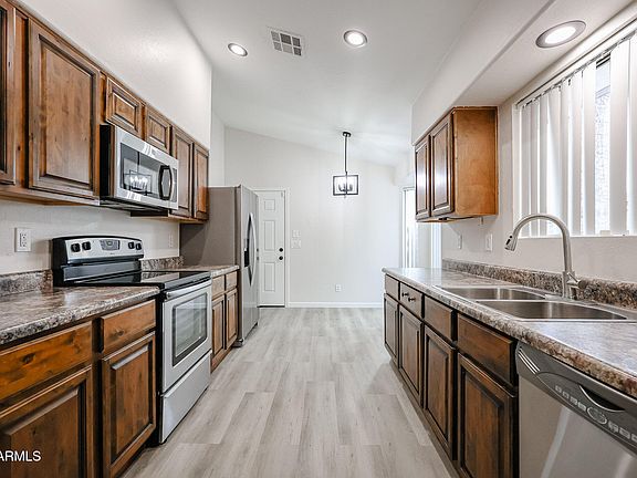 4th image of 2110 W WASHINGTON Street