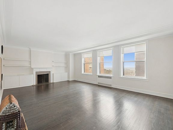 5th image of 2440 N Lakeview Ave #11E