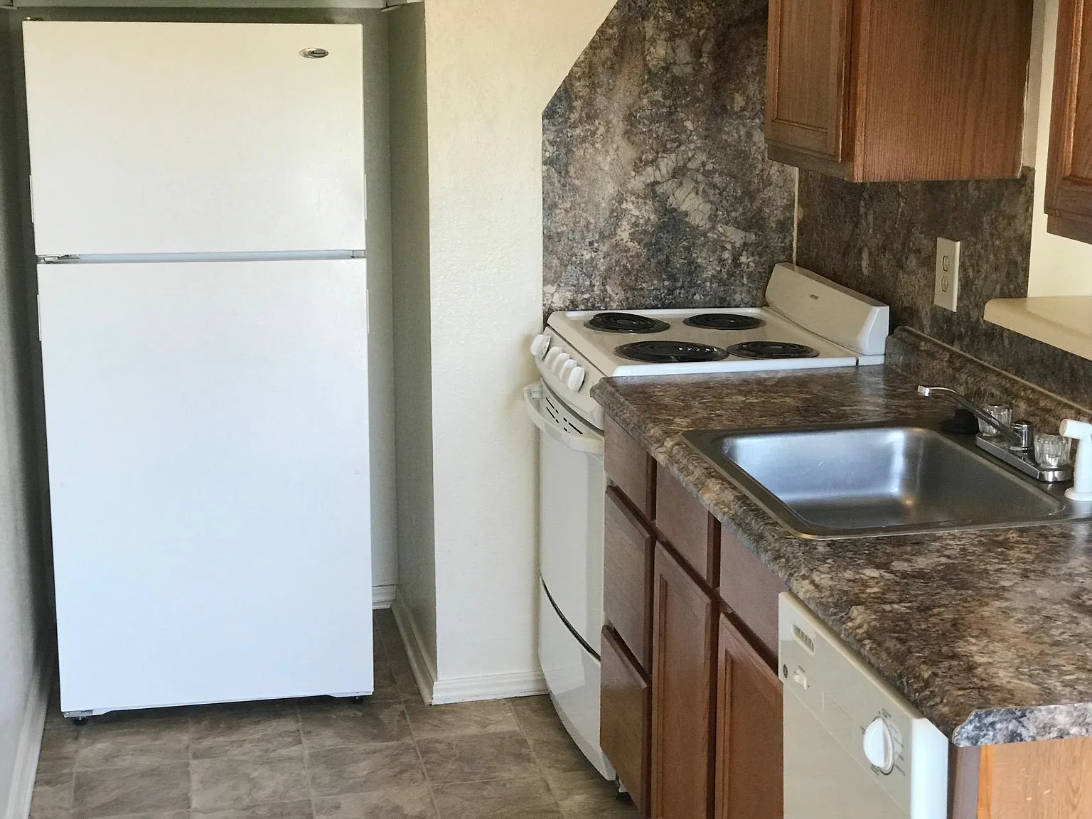 1 bed, 500 sqft, $700 — Photo 2