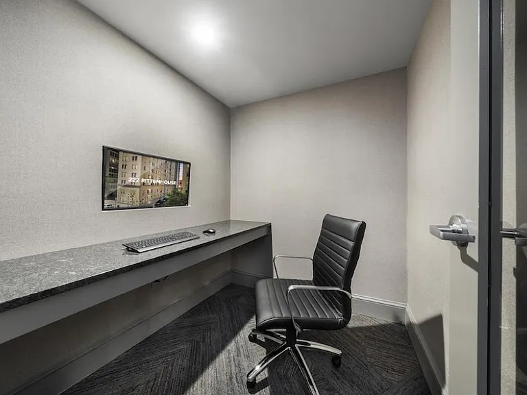 222 Rittenhouse — Photo 36