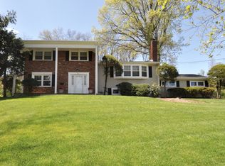 70 Ridge Dr, Livingston, NJ 07039