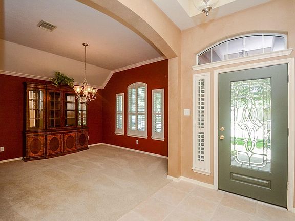 4th image of 2735 Round Hill Ct