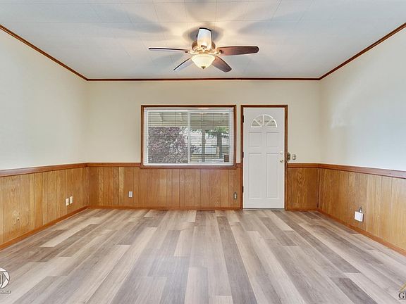 5th image of 118 W E St