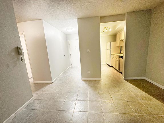 3rd image of 14640 NE 32nd St APT D8