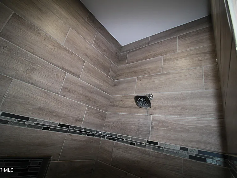 620 Adrian Arellano St W — Photo 39