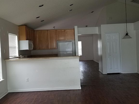 5th image of 1023 Moosehead Dr