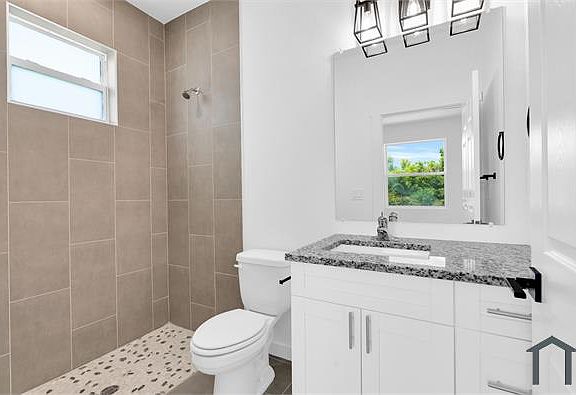 2nd image of 5208 30th St SW #5208