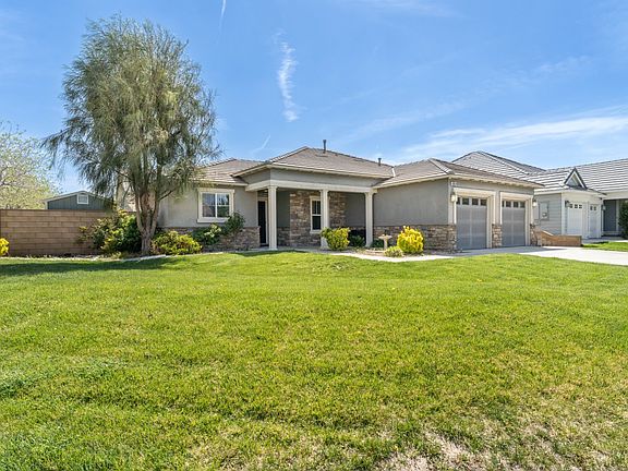 2nd image of 43054 Artesia Ct