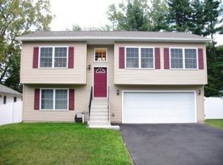 14 Booth St, Colonie, NY 12205