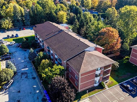 5th image of 440 Durham St W #108