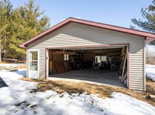 114 Valley Forge, Leroy, MI 49655