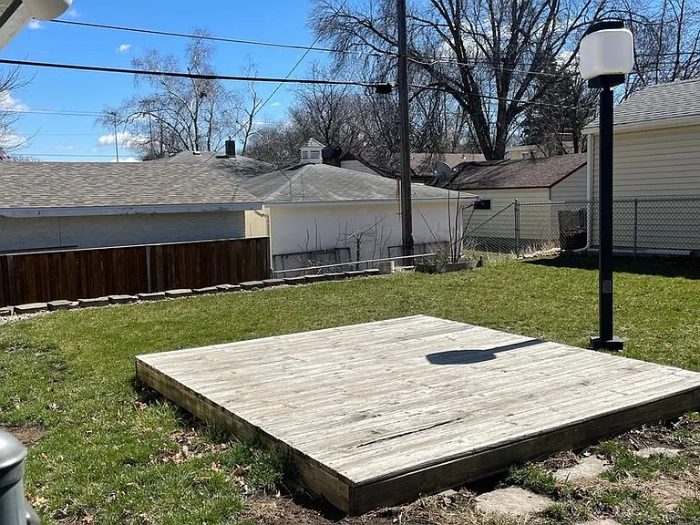 1046 Ohio St — Photo 12