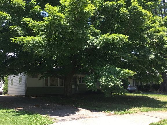 3rd image of 3224 Astor Ave