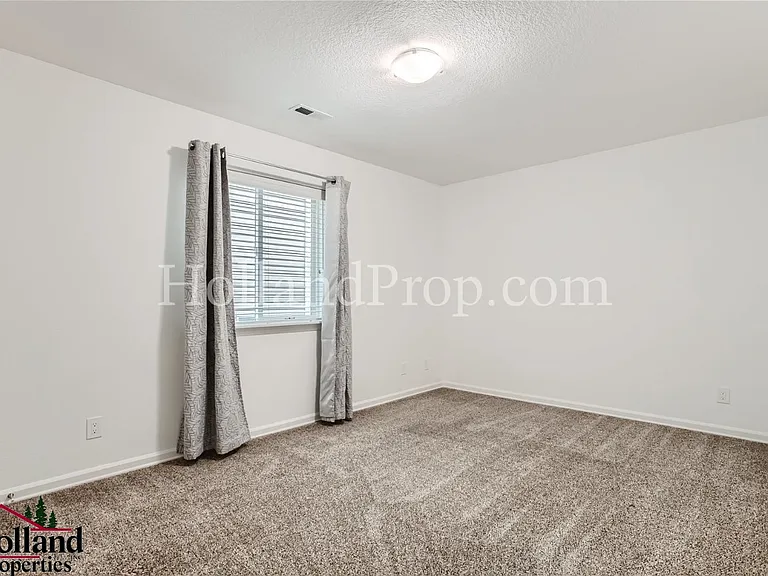 10823 SW Celeste Ln — Photo 13