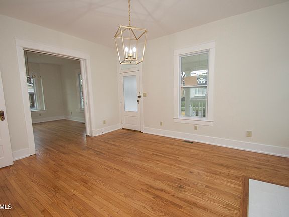 5th image of 2822 E 5th Ave