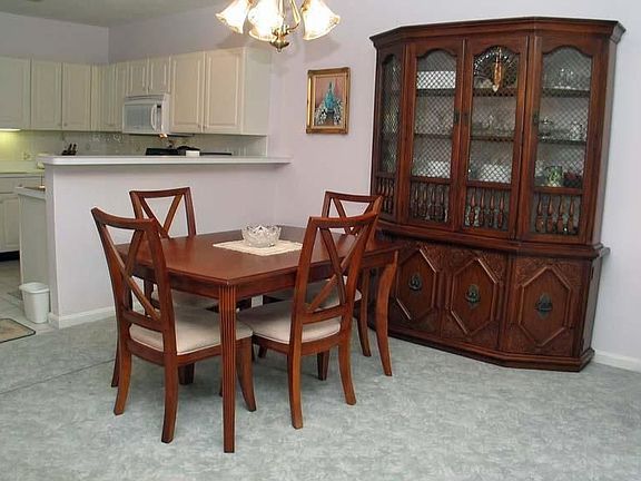 4th image of 227 Allerton Commons Ln