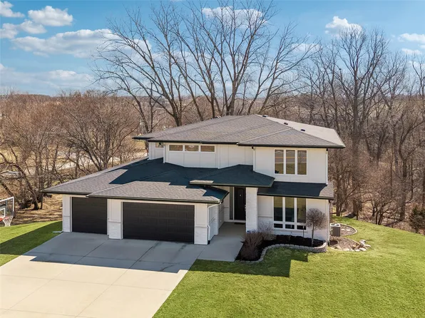 3446 SW 54th St, West Des Moines, IA 50265