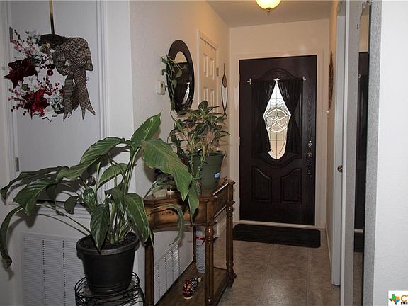 4th image of 1015 Bluebonnet Dr