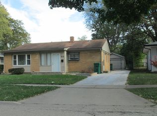 313 E Dennis Rd, Wheeling, IL 60090