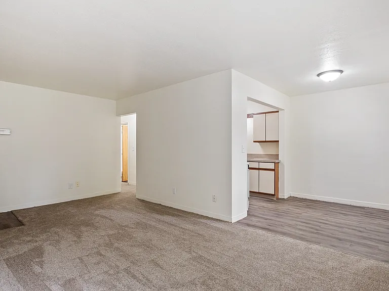 1457 Burke Ave NE — Photo 23