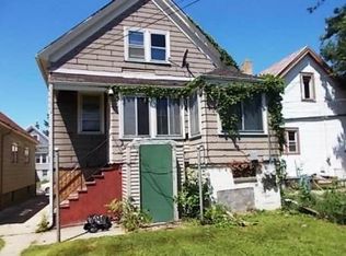 2412 S 5th Pl, Milwaukee, WI 53207