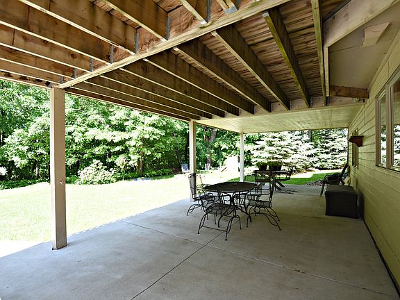 More room on lower patio