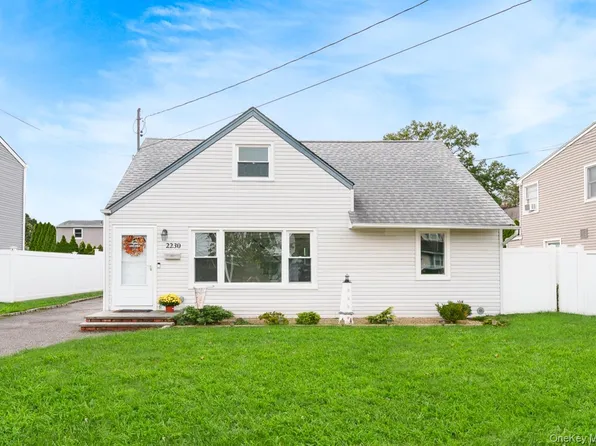 2230 Beech Street, Wantagh, NY 11793