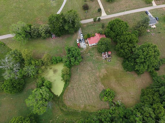 5th image of 102 Sugar Tree Rd