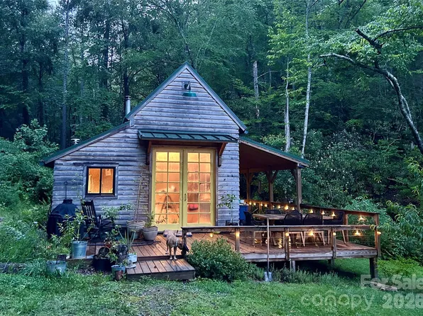 204 Rush Creek Rd, Fairview, NC 28730