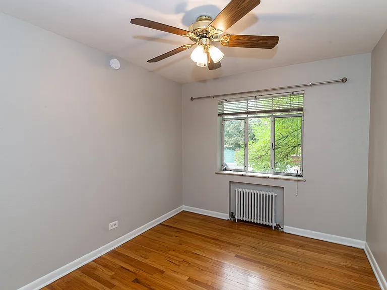 1283 Elizabeth St — Photo 14