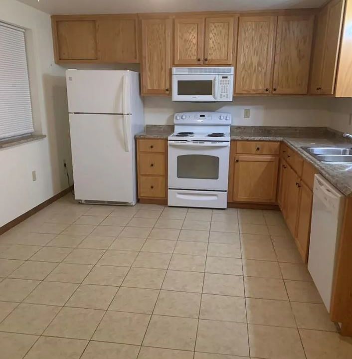 2nd image of 304 W 31st St Unit 101A